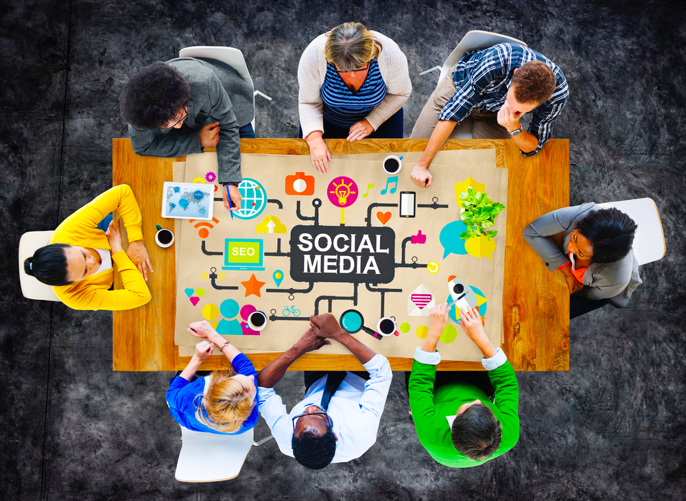5 strategies to manage a remote social media team